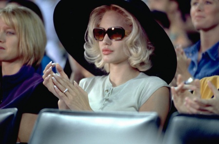 Жизнь, или Что-то вроде того, 2002 (англ. Life or Something Like It) 